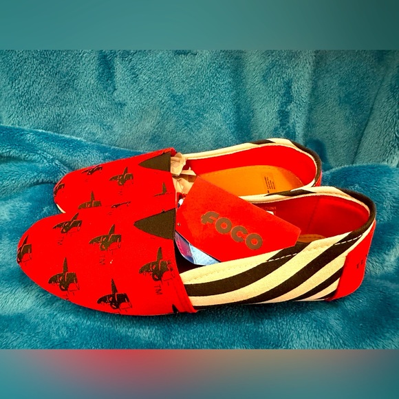 Large (9/10) FOCO (Officially Licensed Collegiate Product) Texas Tech Shoe. - Picture 1 of 9